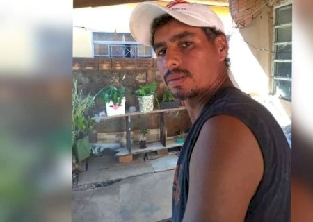 MÃE CITA NATAL TRISTE E PEDE AJUDA PARA ACHAR FILHO MARCOS: 'QUERO VIVO OU MORTO'