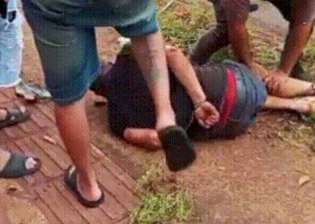 HOMEM É ESPANCADO APÓS SER ACUSADO DE TENTAR ABUSAR DE CRIANÇA