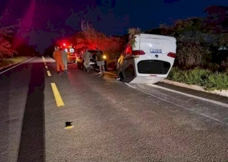 TRASLADO DE CORPO CAPOTA NA MS-395 E VELÓRIO É ATRASADO APÓS ACIDENTE