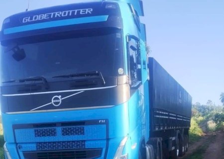 CAMINHÃO ROUBADO EM GUARULHOS APÓS MOTORISTA SER FEITO DE REFÉM “DESAPARECE” NA FRONTEIRA