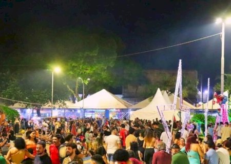 NATAL ENCANTADO SEGUE COM FEIRA E ATRAÇÕES ATÉ A PRÓXIMA TERÇA
