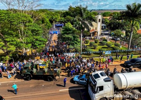 COM MAIS DE 120 CARAVANAS, SHOW DE FREI GILSON DEVE ATRAIR MULTIDÃO NO DOMINGO EM DOURADOS