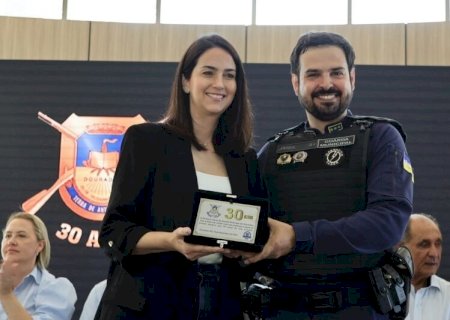 ACADÊMICA DE ADMINISTRAÇÃO DA UNIGRAN CONQUISTA 1º LUGAR EM CONCURSO CULTURAL DO CRA-MS