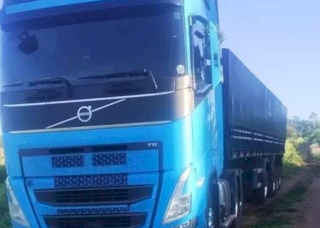 CAMINHÃO É RECUPERADO NO PARAGUAI APÓS MOTORISTA PASSAR 27 HORAS COMO REFÉM