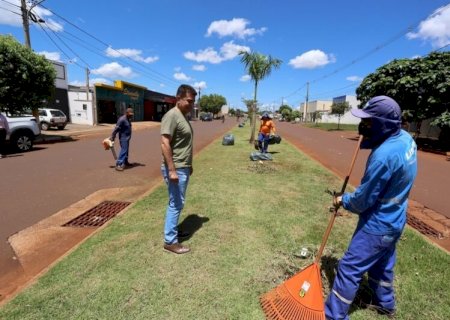FORÇA-TAREFA DA PREFEITURA INTENSIFICA ROÇADA E LIMPEZA EM POSTOS DE SAÚDE, PRAÇAS E CANTEIROS