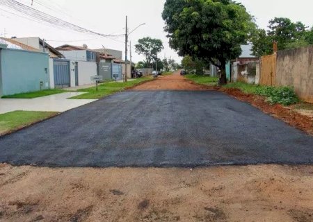 MORADOR ASFALTA SÓ A FRENTE DE CASA APÓS VAQUINHA COM VIZINHOS FRACASSAR