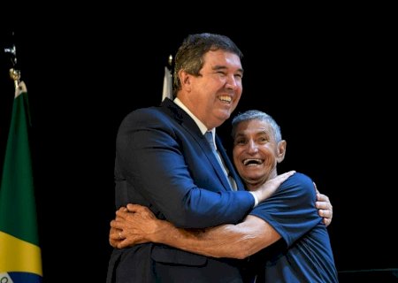 CANDIDATOS DE EXTREMA DIREITA DEVEM FICAR SEM PARTIDO E RIEDEL PODE SER ÚNICA OPÇÃO DA DIREITA