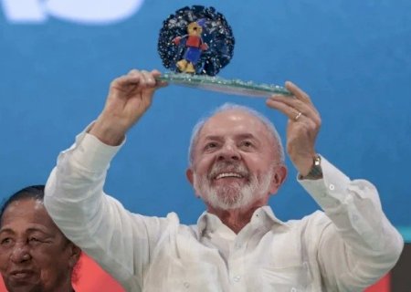 POLARIZAÇÃO REDUZ ESPAÇO PARA 3ª VIA EM 2026