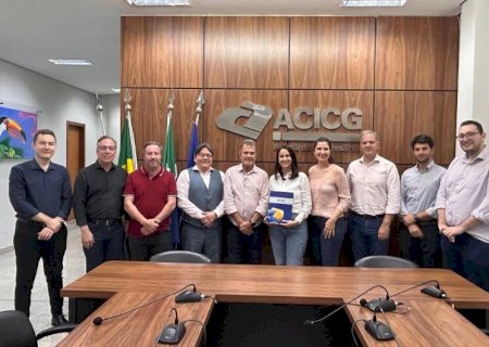 PRÉ-CANDIDATA AO SENADO GIANNI NOGUEIRA VISITA EMPRESÁRIOS DE CAMPO GRANDE