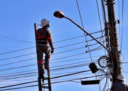 PREFEITURA DE DOURADOS DEFINE EMPRESA QUE FARÁ MANUTENÇÃO DA ILUMINAÇÃO PÚBLICA