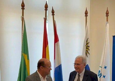 BARBOSINHA INTERROMPE FÉRIAS NO URUGUAI PARA CONSEGUIR OBRAS ESTRUTURANTES DO MERCOSUL PARA O MS