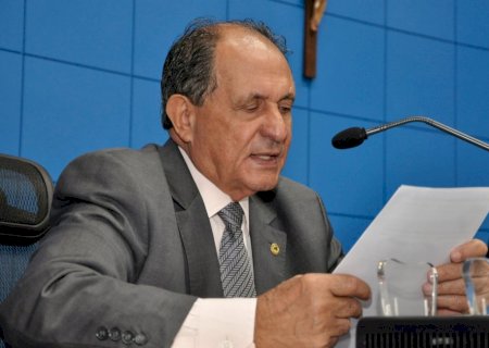 DEPUTADO ZÉ TEIXEIRA TRABALHA PARA GARANTIR ATENDIMENTOS EM APAE DE ANGÉLICA