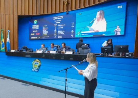 DEPUTADA LIA NOGUEIRA SOLICITA CRONOGRAMA DE EVENTOS CULTURAIS PARA DOURADOS EM 2026