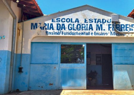 APÓS OUVIR COMUNIDADE ESCOLAR, LIA NOGUEIRA BUSCA DEFINIÇÃO SOBRE REFORMA NA MARIA DA GLÓRIA