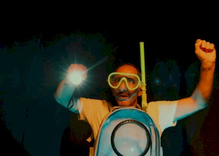 TEATRO EM DOURADOS GANHA ESTREIA DE “ENQUANTO AS CIGARRAS CANTAM” COM HUMOR, POESIA E REFLEXÃO