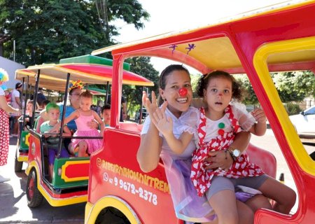 PREFEITURA LEVA ALEGRIA AO CEIM PROFESSOR GUILHERME PARA CELEBRAR DIA DO CIRCO