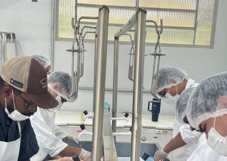 PREFEITURA INICIA PREPARO DE PESCADOS QUE SERÃO COMERCIALIZADOS NA 2ª FESTA DA PÁSCOA