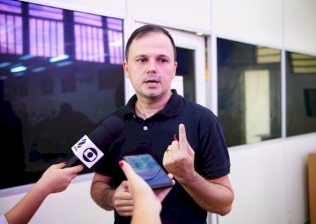 A CONVITE DE LANDMARK, PRESIDENTE DO CONSELHO DE SAÚDE FALA NA CÂMARA SOBRE TERCEIRIZAÇÃO NESTA TERÇA