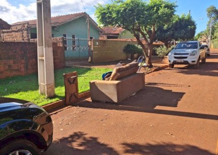PREFEITURA REALIZA AÇÃO EMERGENCIAL CONTRA CHIKUNGUNYA NO JARDIM CARISMA
