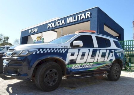 MÃE NÃO ACEITA RELACIONAMENTO DA FILHA E ADOLESCENTE 'SURTA'