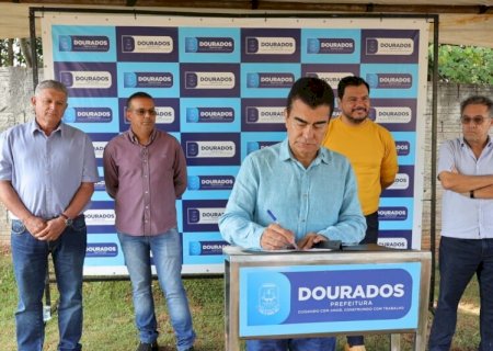 PREFEITURA INICIA PAVIMENTAÇÃO E INTERVENÇÃO CONTRA ALAGAMENTOS NO MOSTEIRO