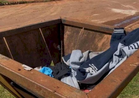 PAI DE BEBÊ ENCONTRADO EM LIXEIRA SE APRESENTA À POLÍCIA NA FRONTEIRA