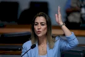 O FURACÃO SORAYA THRONICKE SACODE O CENÁRIO POLÍTICO