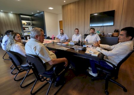PREFEITURA RECEBE LIDERANÇAS DO COMÉRCIO PARA DISCUTIR PARQUÍMETRO