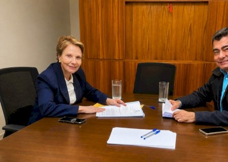 PREFEITO LEVA À SENADORA PEDIDOS PARA OBRAS DE RECAPEAMENTO E CUSTEIO DA SAÚDE