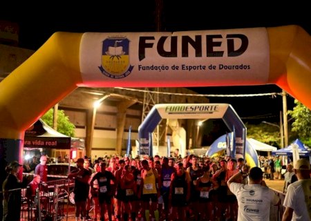 CORRIDA DO TRABALHADOR REUNIU ESPORTE E LAZER EM EDIÇÃO NOTURNA EM DOURADOS