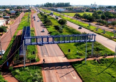 EM DOURADOS, MORADORES AGUARDAM POR SEGURANÇA PARA ATRAVESSAR RODOVIA