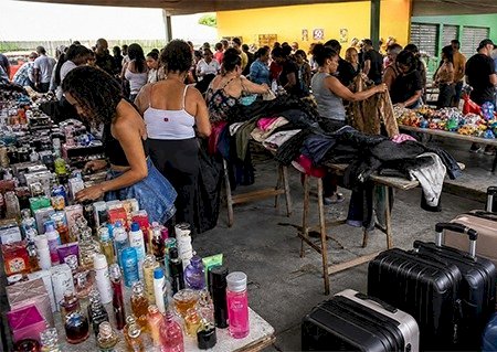 LAR EBENEZER PROMOVE BAZAR SOLIDÁRIO COM PEÇAS A PARTIR DE 50 REAIS