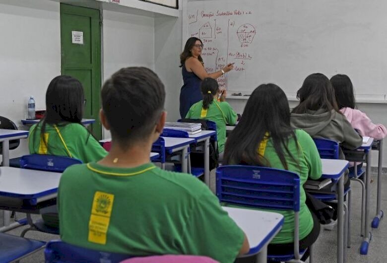 INSTALAÇÃO DE CÂMERAS EM ESCOLAS DA REDE ESTADUAL É APROVADA EM 1ª DISCUSSÃO