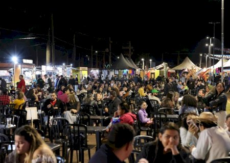 FESTA JUNINA VIRA PALCO DE CULTURA, GASTRONOMIA E DIVERSÃO EM DOURADOS