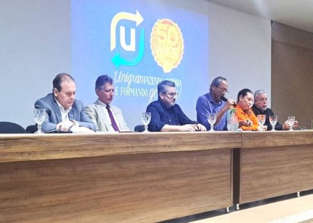 PREFEITURA CAPACITA PROFISSIONAIS PARA TRATAMENTO HUMANIZADO DE PACIENTE COM EXCESSO DE PESO