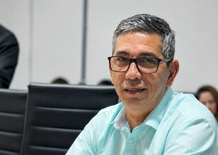 VEREADOR ALEX CADEIRANTE SOLICITA FAIXA ELEVADA EM FRENTE À ESCOLA AVANI CARGNELUTTI FEHLAUER
