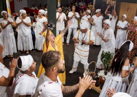 COMUNIDADES DE MATRIZ AFRICANA FAZEM ATO EM DOURADOS PELA LIBERDADE DE EXERCER A FÉ SEM MEDO