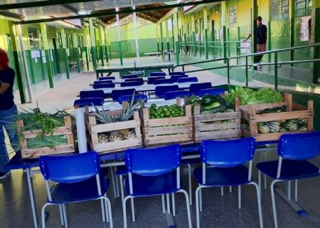 PRESÍDIO RECUPERA ESCOLAS E LEVA ALIMENTOS À COMUNIDADE