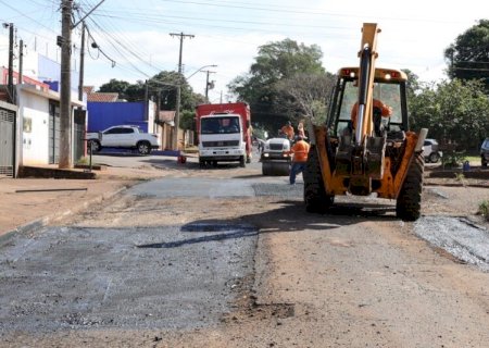 OBRAS DE RECUPERAÇÃO DE ASFALTO DETERIORADO AVANÇAM E CHEGAM À RUA GENERAL OSÓRIO