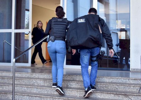 SAÚDE DE PACIENTES ERA USADA COMO MOEDA DE TROCA POR DEPUTADOS E PREFEITOS EM MS