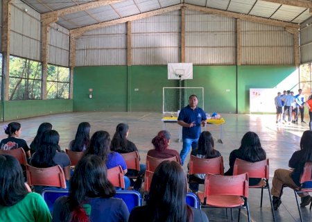 SETEMBRO AMARELO LEVA PALESTRA SOBRE VALORIZAÇÃO DA VIDA À JUVENTUDE INDÍGENA DE DOURADOS