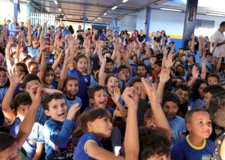 PREFEITURA E MINISTÉRIO PÚBLICO DO TRABALHO PREMIAM ALUNOS DO PROJETO MPT NA ESCOLA