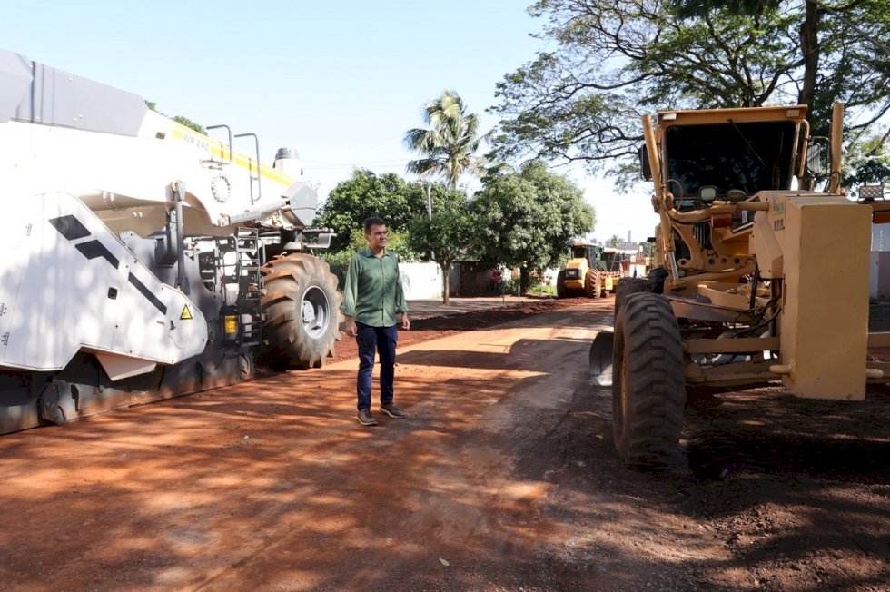 PREFEITURA AVANÇA COM RECAPEAMENTO DAS RUAS LEÔNIDAS ALÉM E MANOEL RASSELEN